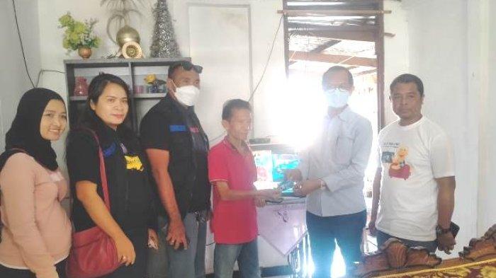 10 orang masyarakat pra sejahtra dari Kota Kupang pada hari Kamis, 18 Agustus 2022 menerima bantuan _Set Top Box_ (STB) dari Kementrian Kominfo RI. Bertempat di ASTON Hotel & Convention Center, Kelurahan Kepala Lima