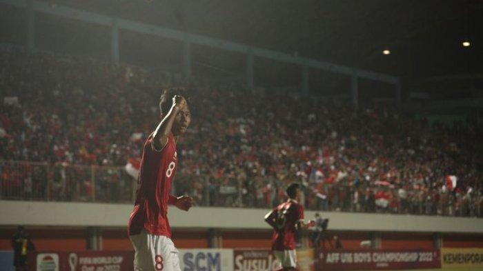 Selebrasi Arkhan Kaka Putra seusai mencetak gol dalam pertandingan timnas U16 Indonesia vs Vietnam pada laga penentuan juara Grup A Piala AFF U16 2-2022 di Stadion Maguwoharjo, Sleman, Sabtu (6/8/2022) malam.