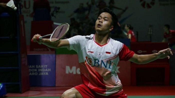 Tunggal putra Indonesia, Anthony Sinisuka Ginting bertanding melawan wakil Malaysia, Lee Zii Jia pada babak perempat final Indonesia Masters 2022 di Istora Senayan, Jakarta, Jumat (10/6/2022).