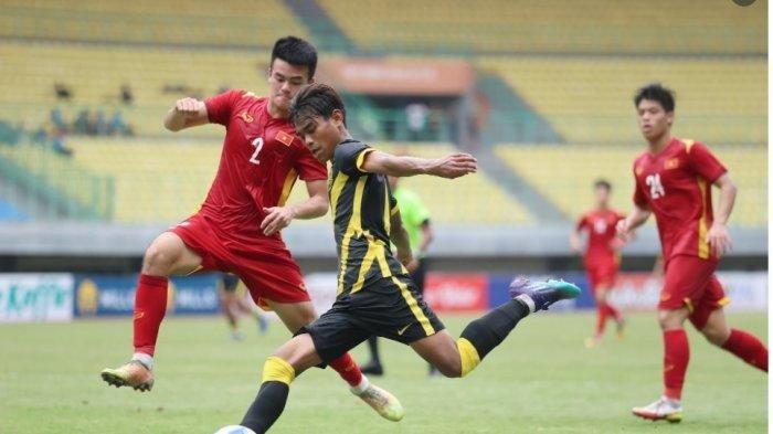 Malaysia U-19 membantai Vietnam U-19 dalam pertandingan semifinal Piala AFF U-19 di Stadion Patriot Chandrabhaga Stadium, Bekasi, Rabu (13/7/2022). Thailand dan Vietnam gagal masuk babak final Piala AFF U19 2022.
