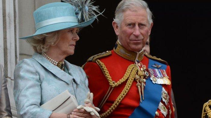 Pangeran Charles dan Camilla Parker Bowles. Setelah Ratu Elizabeth II wafat pada Kamis (8/9/2022), Raja Charles III dinobatkan sebagai penerus takhta Kerajaan Inggris.