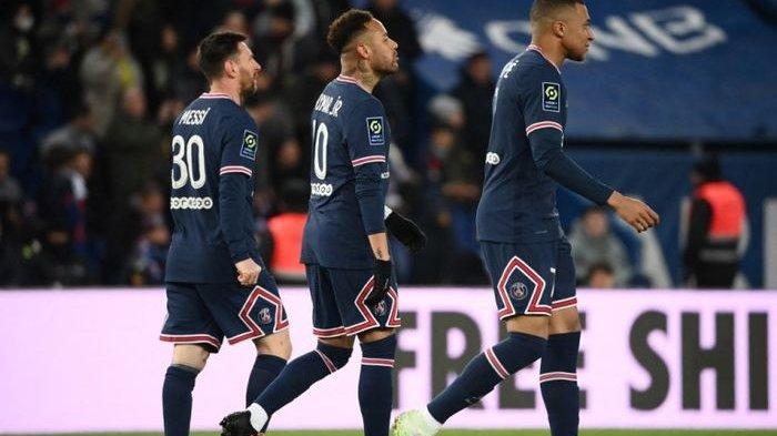 Striker PSG Mbappe dimusuhi oleh Messi dan Neymar setelah Neymar dan Mbappe rebutan penalti.