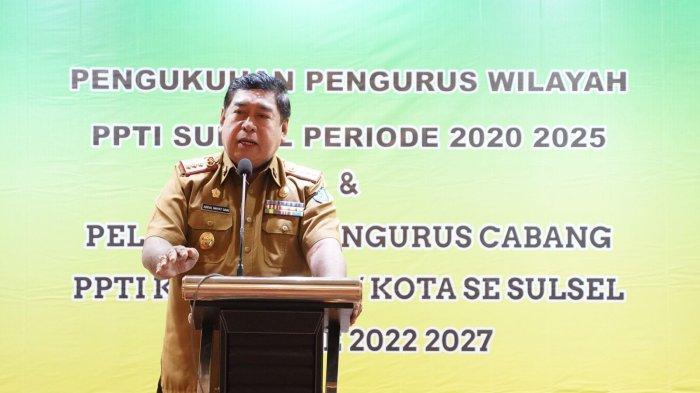 Sekprov Sulsel Abdul Hayat Gani. Jebolan Universitas Gajah Mada itu dikabarkan dicopot.