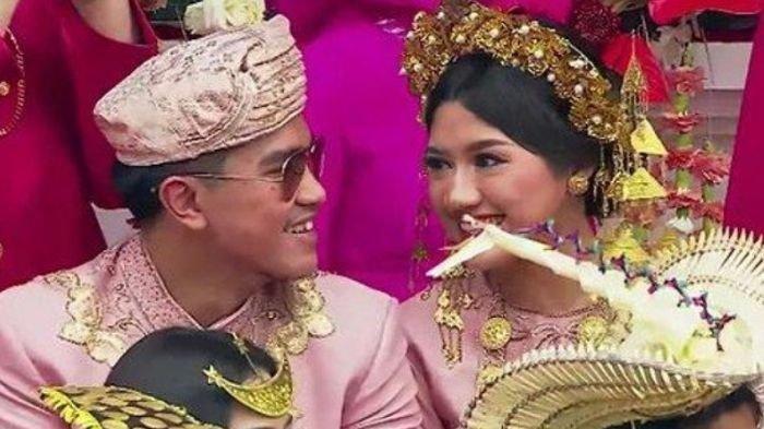 Pasangan Kaesang Pangarep dan Erina Gudono saat mengikuti upacara peringatan HUT Kemerdekaan RI ke-77 di Istana Negara, Jakarta, Rabu (17/8/2022). Keduanya sudah tunangan.