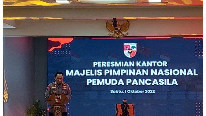 Kapolri Jenderal Polisi Listyo Sigit Prabowo memberi sambutan di acara peresmian Kantor Majelis Pimpinan Nasional (MPN) Pemuda Pancasila (PP) di Jalan Teuku Cik Ditiro, Menteng, Jakarta Pusat, Sabtu (1/10/2022).