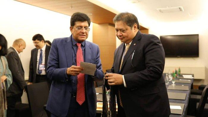 Menteri Koordinator Bidang Perekonomian, Airlangga Hartarto dan Menteri Perdagangan dan Industri Republik India Piyush Goyal di Los Angeles, Jumat (9/9/2022)