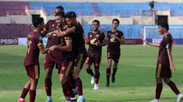 Pertandingan babak pertama PSM Makassar Vs Persita Tangerang pada lanjutan Liga 1 2022/23 di Stadion Sultan Agung, Bantul, Kamis (8/12/2022). Skuad PSM Makassar menyisakan empat laga terakhir putaran pertama termasuk menghadapi Borneo FC dan Madura United.