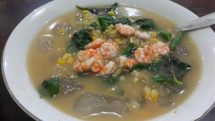 Kapurung, kuliner khas Kota Palopo, Sulawesi Selatan.