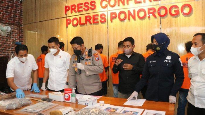 Polres Ponorogo Menetapkan Tujuh Tersangka Kasus Petasan Meledak. (ist/Polres Ponorogo)
--