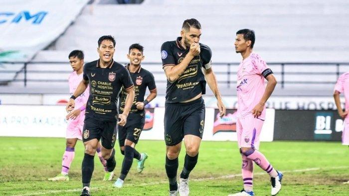 Wallace Costa Alves Punggawa PSIS Semarang segara merapat ke Persik Kediri