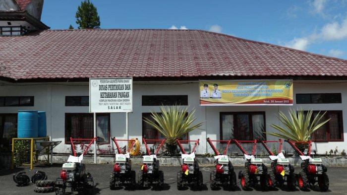 Alat mesin pertanian di Dinas Ketahanan Pangan dan Pertanian Kabupaten Pakpak Bharat, Kamis (20/1/2022).