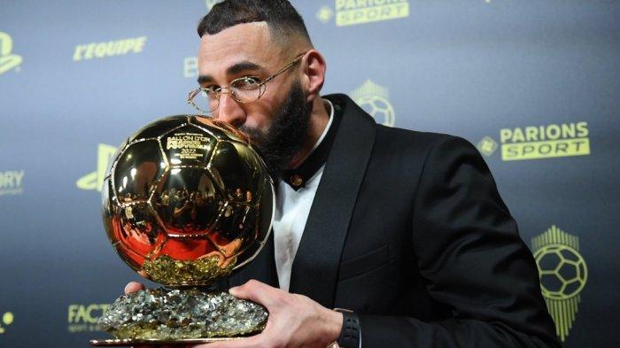 Penyerang Real Madrid, Karim Benzema meraih penghargaan Ballon d”or 2022. Perjalanan Karim Benzema Perain Ballon d'Or, dari Kasus Pemerasan, Kontroversi Istri dan Pacar Model