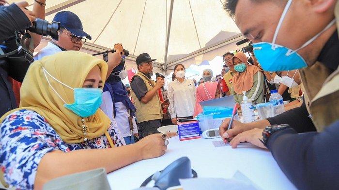 Tak hanya itu, Srikandi BRI dan Srikandi BUMN juga membangun posko BRI Peduli Bencana yang menghadirkan pelayanan medis dan trauma healing bagi korban gempa Cianjur.