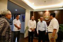 Bupati Pakpak Bharat Franc Bernhard Tumanggor tak bisa menghadiri Sidang Paripurna, Karena diwaktu yang bersamaan dirinya sedang menghadiri agenda penting dengan Menkomarvest, Luhut B Panjaitan, di Jakarta, Rabu (10/8/2022).