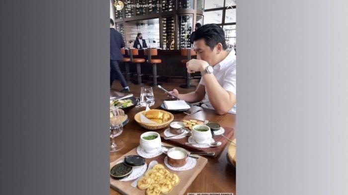 Momen Syahrini Makan Bersama Reino Barack
