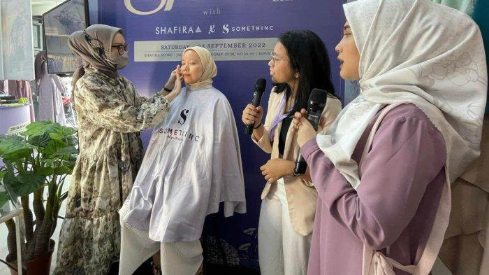 Nadya Putri, influencer berbagi tips bagaimana tampil cantik dan menawan sehari-hari dengan menggunakan produk yang halal.