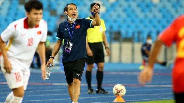 Pelatih Timnas Vietnam U-19, Dim