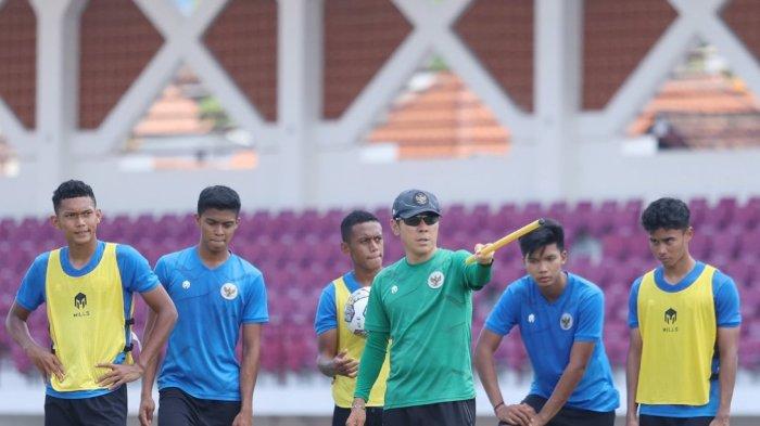 Pelatih Timnas Indonesia, Shin Tae-yong tengah mempersiapkan Timnas U-20 Indonesia untuk bertarung di Kualifikasi Piala Asia U20 2023