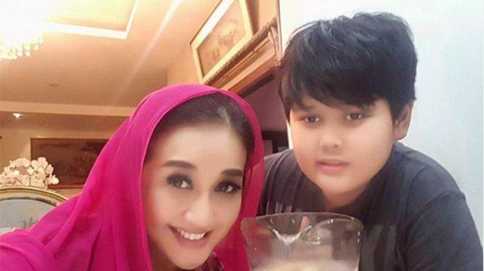 Paramitha Rusady dan Putranya