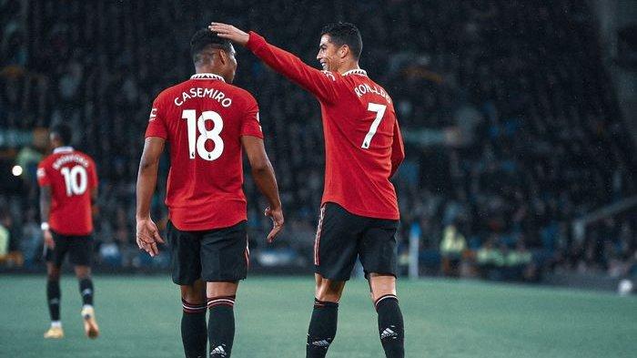 Penggawa Manchester United Casemiro menjadi arsitek bagi gol ke-700 Cristiano Ronaldo saat timnnya, menang 2-1 atas Everton dalam lanjutan Liga Inggris 2022-2023.