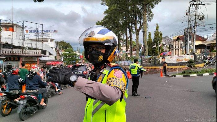 Kasat Lantas Polres Bukittinggi AKP Ghanda Novidiningrat saat ditemui wartawan di Simpang DPRD Kota Bukittinggi, Jumat (6/5/2022) sore.
