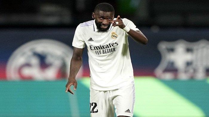 Antonio Rudiger, bek tengah dari Real Madrid bereaksi melawan klub America di paruh kedua Soccer Champions Tour 2022 selama pertandingan sepak bola persahabatan pra-musim di Oracle Park pada 26 Juli 2022 di San Francisco, California.