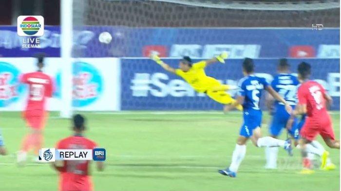 Gol kedua Borneo FC oleh Jonathan Bustos ke dalam gawang PSIS Semarang pada laga Pekan 13 Liga 1 2022-2023 di Stadion Maguwoharjo, Sleman, DI Yogyakarta, Jumat (9/12/2022) malam.