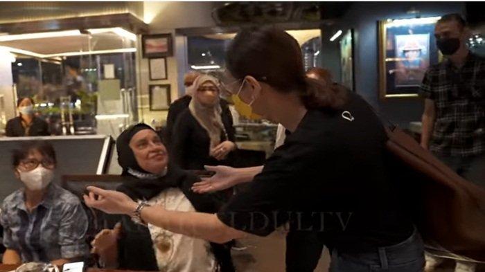 Momen pertemuan Maia Estianty, Irwan Mussry dengan Ibunda Ahmad Dhani