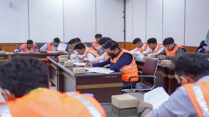 Sebagai salah bentuk kepedulian dan kontribusi perusahaan bagi masyarakat sekitar perusahaan, PT Pusri Palembang yang merupakan anak perusahaan PT Pupuk Indonesia (Persero) meluncurkan Program UREA (UnggulterRampil professional siap kerjA) yang merupakan re-branding dari program Loka Pelatihan dan Keterampilan (Lolapil).