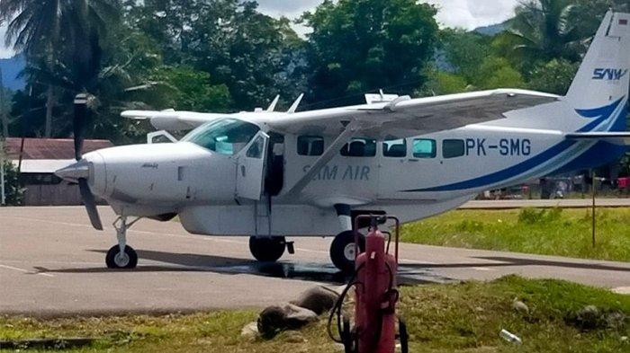 Kondisi pesawat SAM Air yang ditembak KKB pimpinan Egianus Kogoya di Bandara Kenyam, Kabupaten Nduga, Papua, Selasa (7/6/2022).