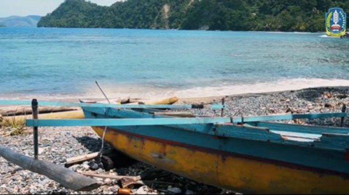 Pantai Tablanusu di Kampung Tablanusu, Distrik Depapre, Kabupaten Jayapura