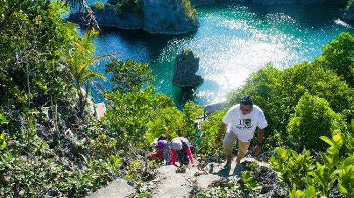 Pemandangan di Telaga Bintang, Kabupaten Raja Ampat, Provinsi Papua Barat, Selasa (26/10/2021).(kompas.com / Nabilla Ramadhian)