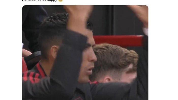 Ekspresi Cristiano Ronaldo saat Manchester United dibobol Brighton.