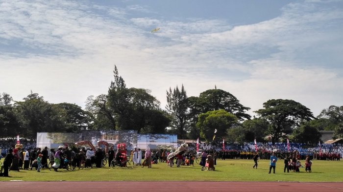 Suasana asri Kota Solo sebelum didatangi pasukan Belanda dalam drama kolosal Serangan Umum 4 Hari di Solo, Stadon Sriwedari, Solo, Kamis (17/8/2017) pagi.