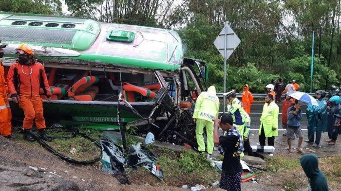 Kecelakaan maut bus GA Trans di Imogiri, Bantul, Yogyakarta, Minggu (6/2/2022). Sebanyak 13 penumpang tewas.