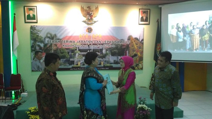 Penyerahan tanggung jawab Darma Wanita Kantor Pertanahan Kota Solo, Jumat (31/3/2017) pagi.