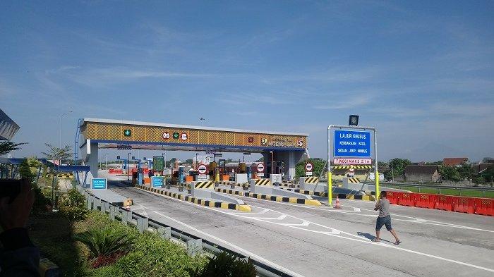 Gerbang Tol Ngemplak Solo-Ngawi.