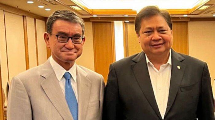 Ketua Umum Partai Golkar, Airlangga Hartarto bertemu dengan sejumlah pimpinan teras partai penguasa Jepang, Partai Demokrat Liberal (LDP), seperti Presiden LDP Fumio Kishida, Jubir LDP Taro Kono, dan anggota DPR Jepang yang juga Chairperson LDP Tatsuo Fukuda.