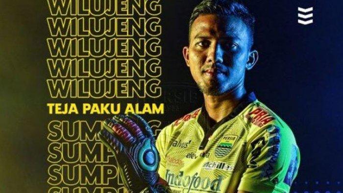Kiper Persib Bandung, Teja Paku Alam harus dilarikan ke rumah sakit untuk mendapatkan perawatan, Sabtu (21/5/2022).