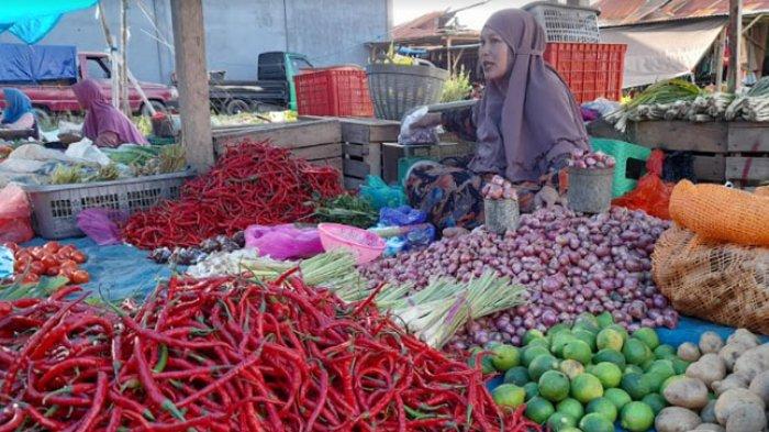Lapak Rahma di Pasar Tasiu Kalukku, Kabupaten Mamuju, Sulawesi Barat (Sulbar),Senin (3/1/2021).