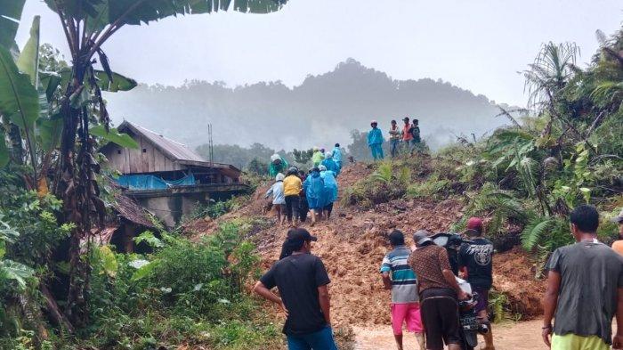 Lokasi Longsor di Kecamatan Tabulahan, Mamasa, Sulawesi Barat (Sulbar), menyebabkan longsor di Desa Malatiro, Minggu (26/6/2022). Longsor membuat akses jalan tertutup kendaraan tak dapat melintas hingga saat ini (Sovian)