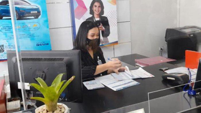 Pelayanan di Bank BRI Cabang Mamuju Jl Urip Sumaharjo, Mamuju, Sulawesi Barat (Sulbar), Jumat (17/9/2021).