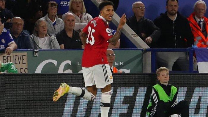 Penyerang Man United, Jadon Sancho, merayakan gol ke gawang Leicester City pada lanjutan laga Liga Inggris di Stadion King Power, Jumat (1/9/2022) dini hari WIB.