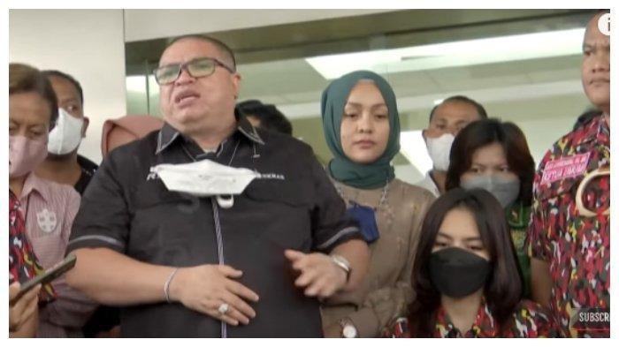 Razman Arif Nasution, Iqlima Kim