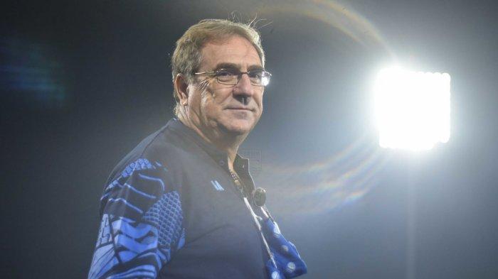 Pelatih PersiB bandung, Robert Rene Alberts mengaku belum puas setelah timnya menang 2-0 atas PSM