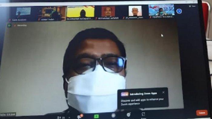 Sekprov Sulbar Muhammad Idris ikuti rapat monitoring dan evaluasi penerapan Pembelakuan Pembatasan Kegiatan Masyarakat (PPKM) di wilayah Sulawesi via zoom, Jumat (13/8/2021).