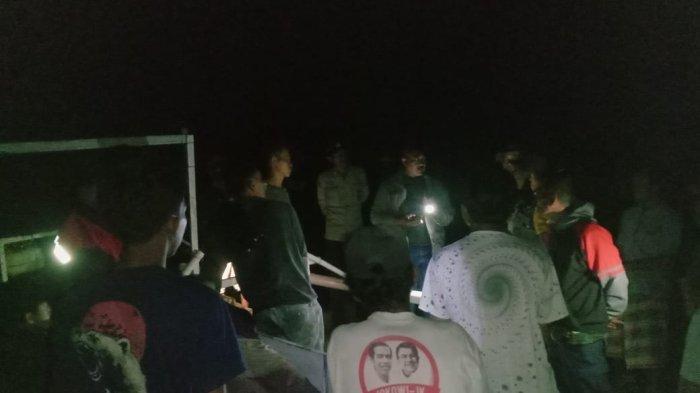 Seorang warga dengan identitas ditemukan meninggal dunia di Pulau Tae Manu, Dusun Belang-belang Selatan, Desa Belang-belang, Kecamatan Kalukku, Kabupaten Mamuju, Sulawesi Barat (Sulbar), Jumat (2/9/2022).Jenazah korban ditemukan di atas perahu nelayan.