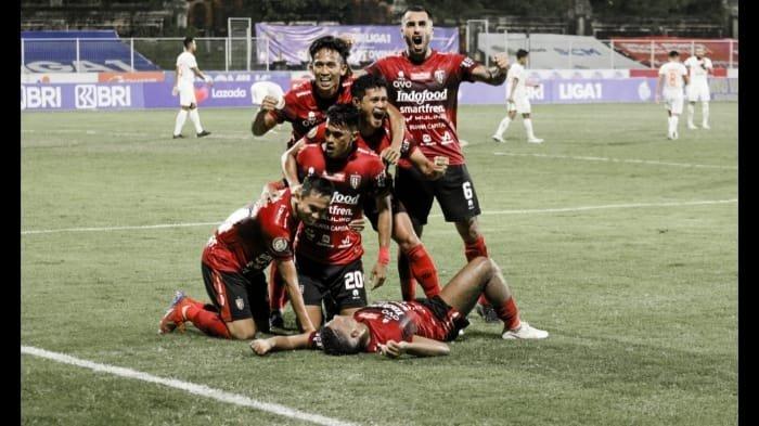 Bali United tetap berada di puncak klasemen BRI Liga 1 dengan poin 63. Sementara Persija tertahan di posisi 7 dengan 38 poin, masih memiliki 1 laga sisa.