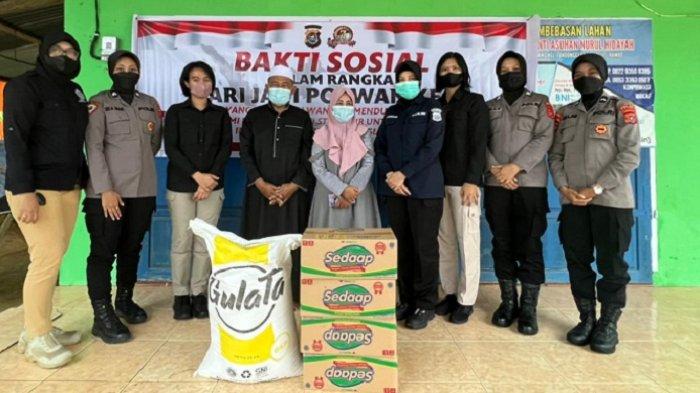 Polisi Wanita (Polwan) Kepolisian Daerah Sulawesi Tenggara (Polda Sultra) melaksanakan bakti sosial di Kota Kendari. Kegiatan bakti sosial tersebut menyasar 18 panti asuhan di Kota Kendari, Provinsi Sultra, pada Kamis (25/8/2022).