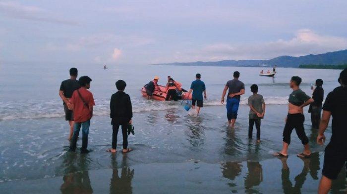 Kantor Pencarian dan Pertolongan atau KPP Kendari menerjunkan 5 personel dan 3 armada penyelamatan bantu pencarian seorang remaja asal Kendari yang tenggelam saat berenang di Pantai Batu Gong Konawe, Minggu (26/6/2022).